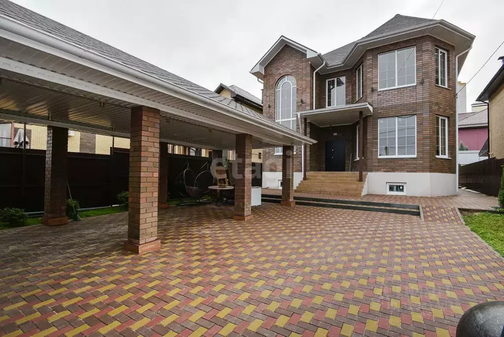 Дом в Воронежская область, Воронеж ул. Академика Басова, 4 (330 м) - Фото 0