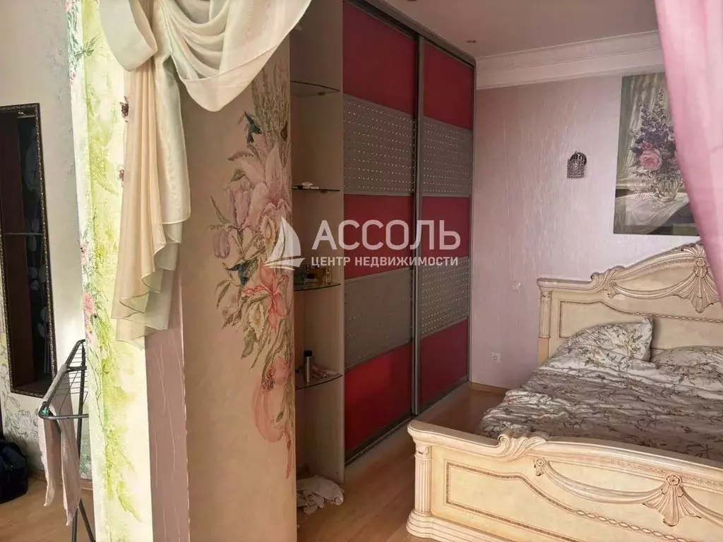 Свободной планировки кв. Омская область, Омск ул. Декабристов, 114/1 ... - Фото 1