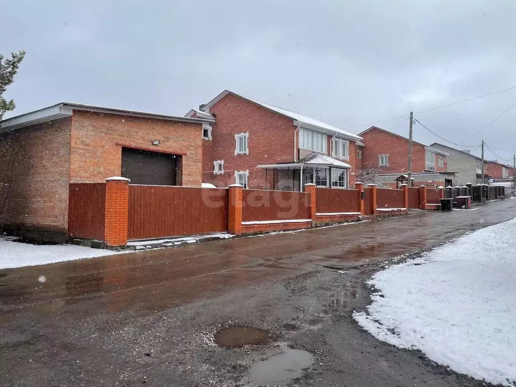 Дом в Кемеровская область, Киселевск Тюменская ул., 2 (151 м) - Фото 1