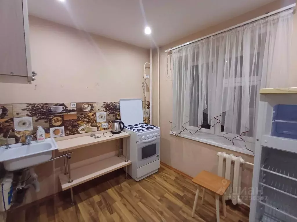 1-к кв. Удмуртия, Сарапул ул. Гончарова, 46 (93.4 м) - Фото 0