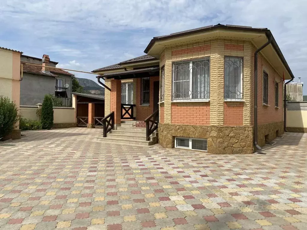 Дом в Ставропольский край, Кисловодск ул. Мичурина, 8 (150 м) - Фото 2