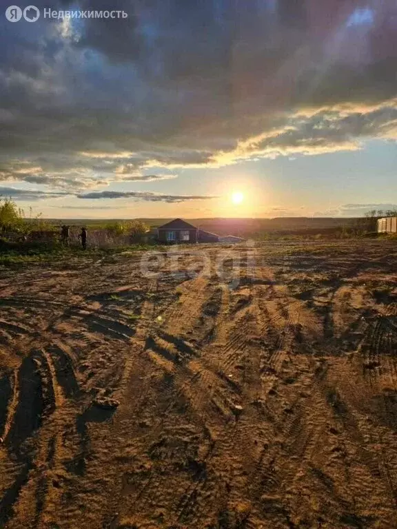 Участок в Воронежская область, рабочий посёлок Рамонь, Комсомольская ... - Фото 0