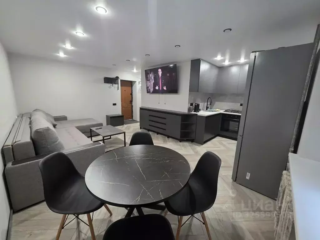 2-к кв. Крым, Симферополь ул. Крымских Партизан, 3 (48.0 м) - Фото 2