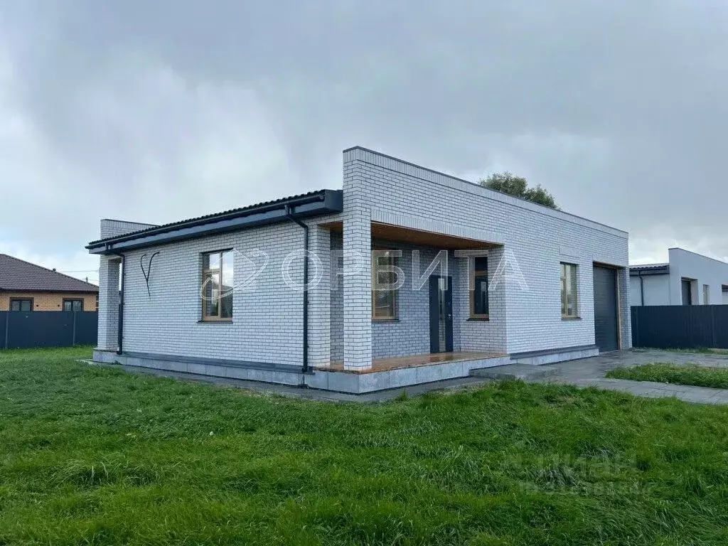 Дом в Тюменская область, Тюмень ул. Андрея Огибалова (152 м) - Фото 1