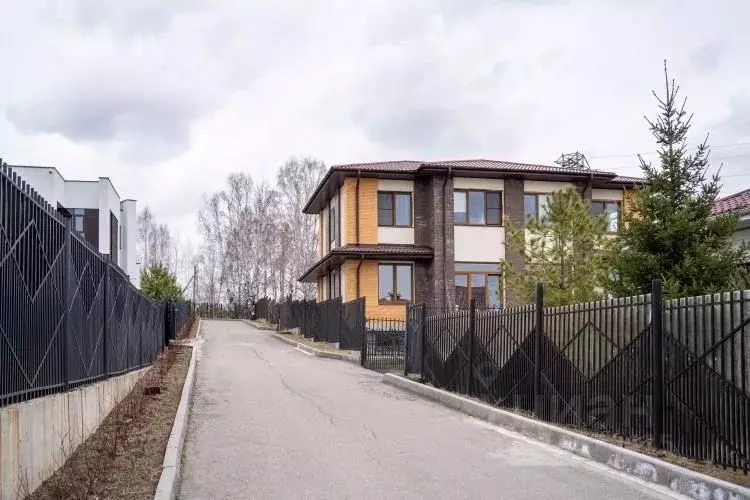 Коттедж в Иркутская область, Иркутск ГринЛэнд кп,  (465 м) - Фото 1
