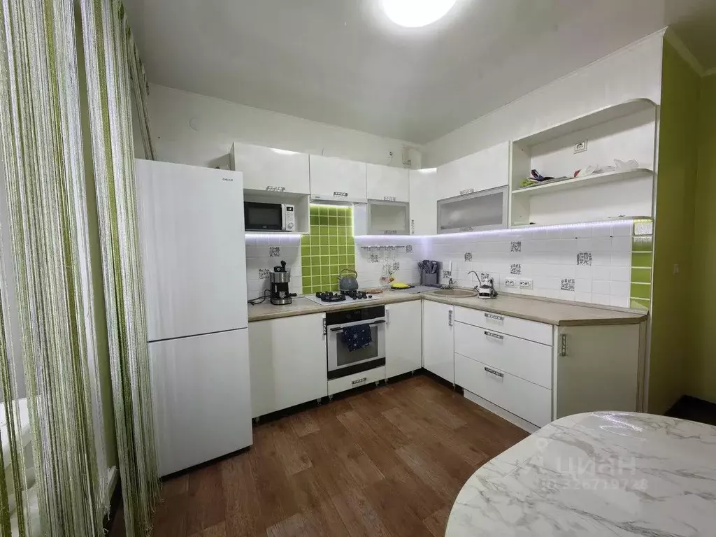 2-к кв. Воронежская область, Россошь ул. Строителей, 7Б (65.2 м) - Фото 1