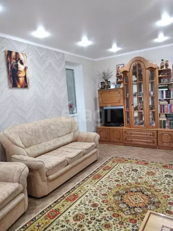 2-к кв. Белгородская область, Белгород ул. Есенина, 44 (58.0 м) - Фото 1