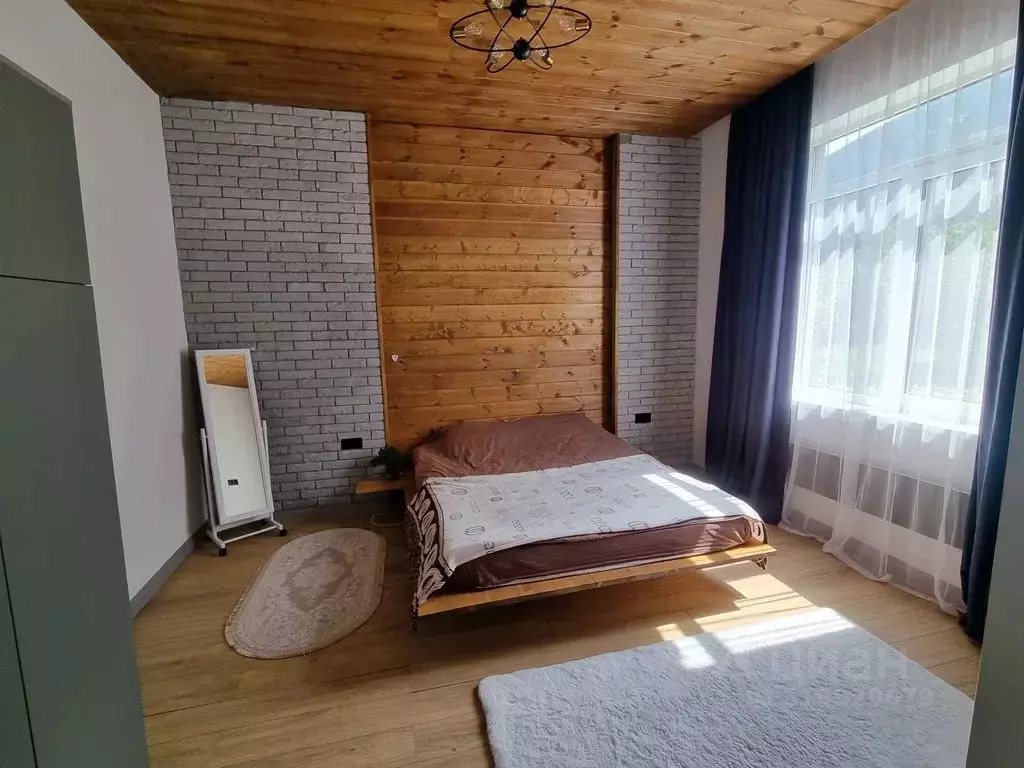 Дом в Карачаево-Черкесия, Теберда Карачаевский городской округ, ул. ... - Фото 0