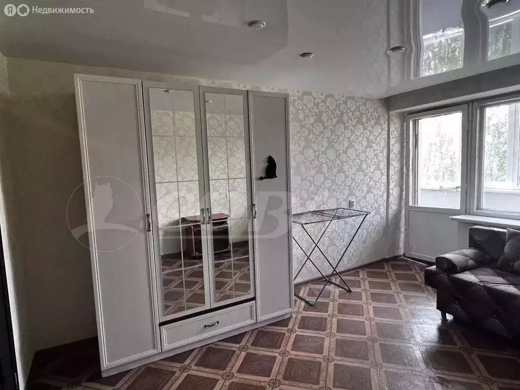 2-комнатная квартира: Тюмень, улица Монтажников, 13А (47 м) - Фото 1