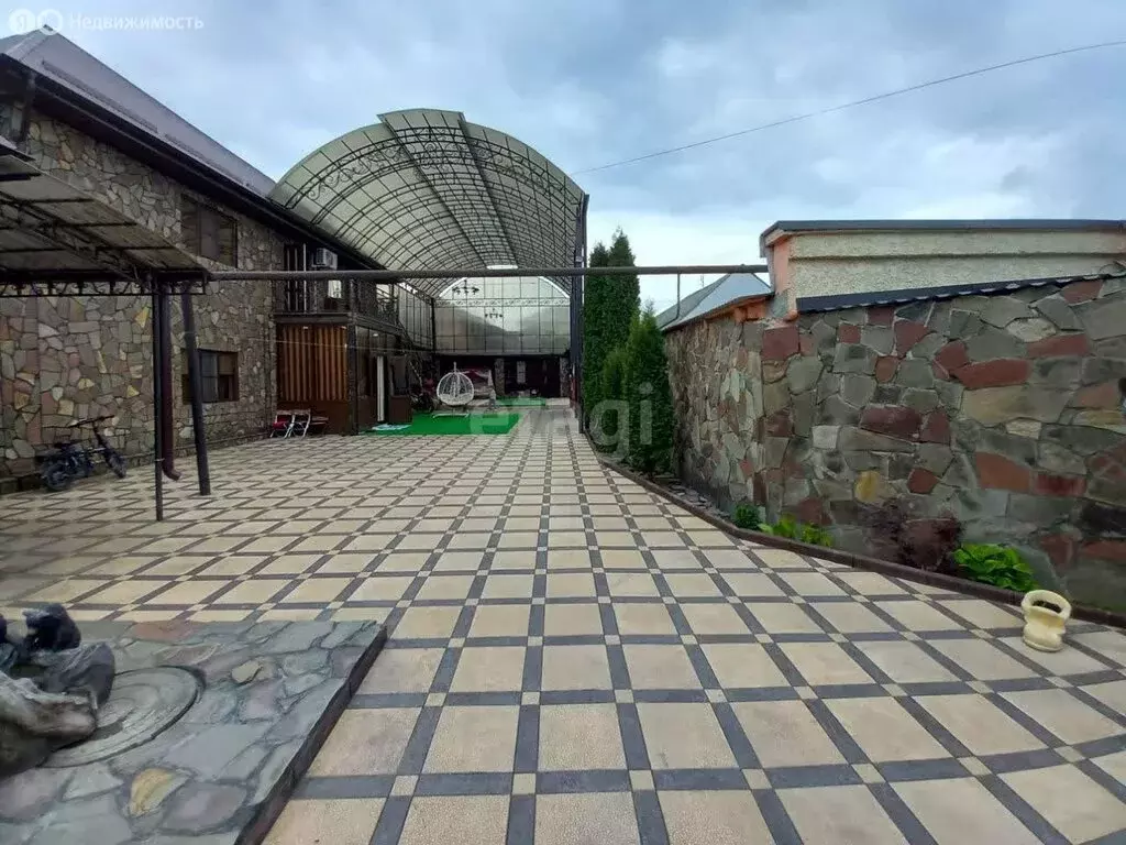 Дом в Республика Ингушетия, Назрань (250 м) - Фото 0