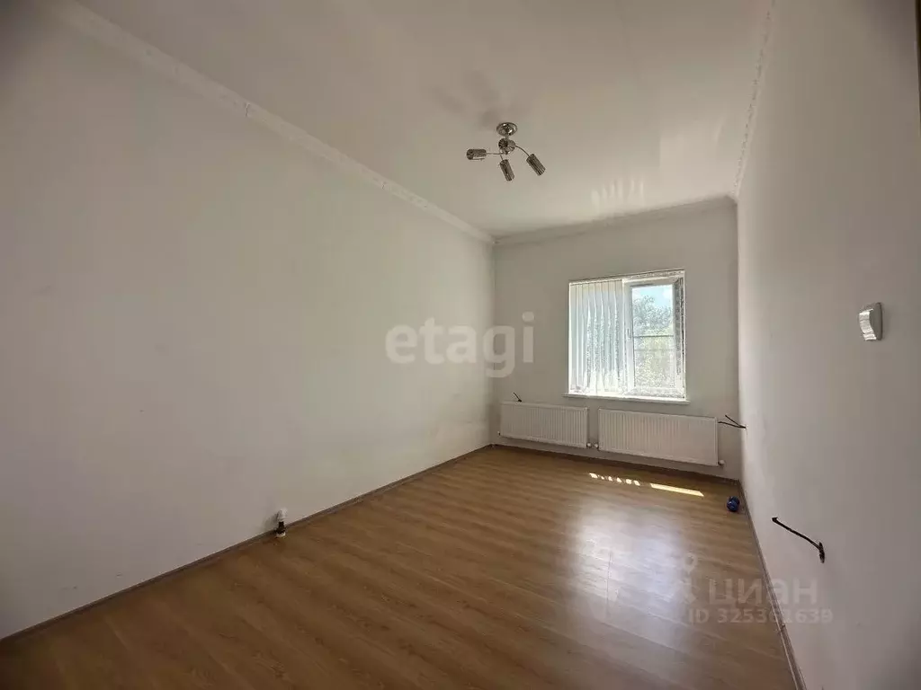 Дом в Адыгея, Майкопский район, Краснооктябрьское с/пос, пос. ... - Фото 1