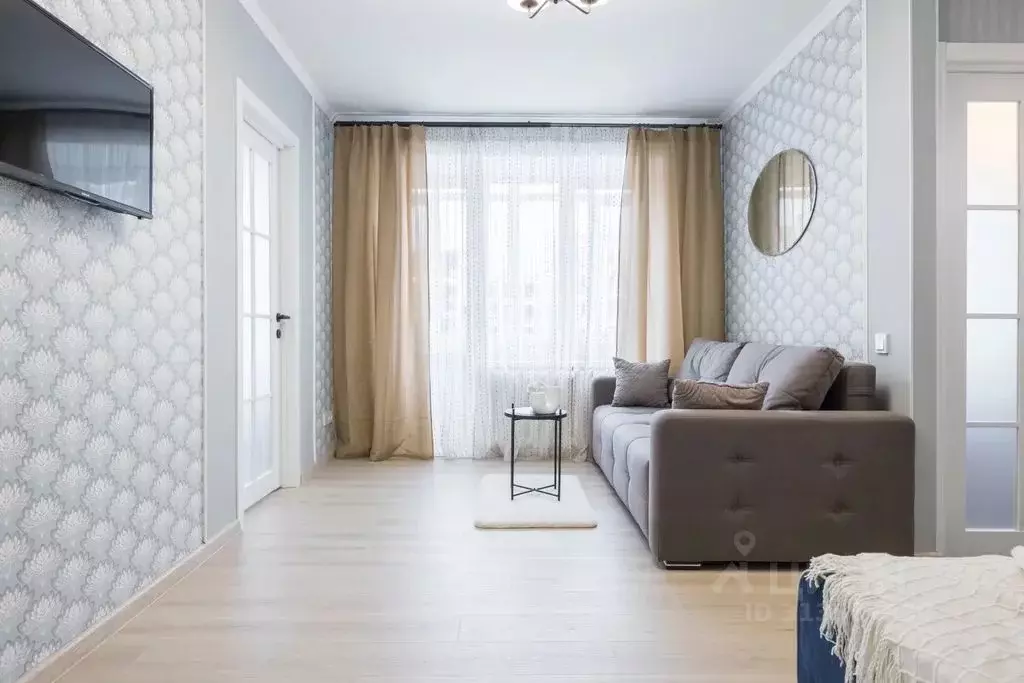 2-к кв. Татарстан, Казань ул. Гаяза Исхаки, 1 (43.0 м) - Фото 1