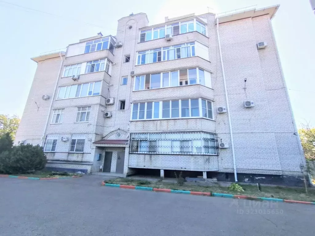 2-к кв. Краснодарский край, Тихорецк Октябрьская ул., 85 (83.0 м) - Фото 0