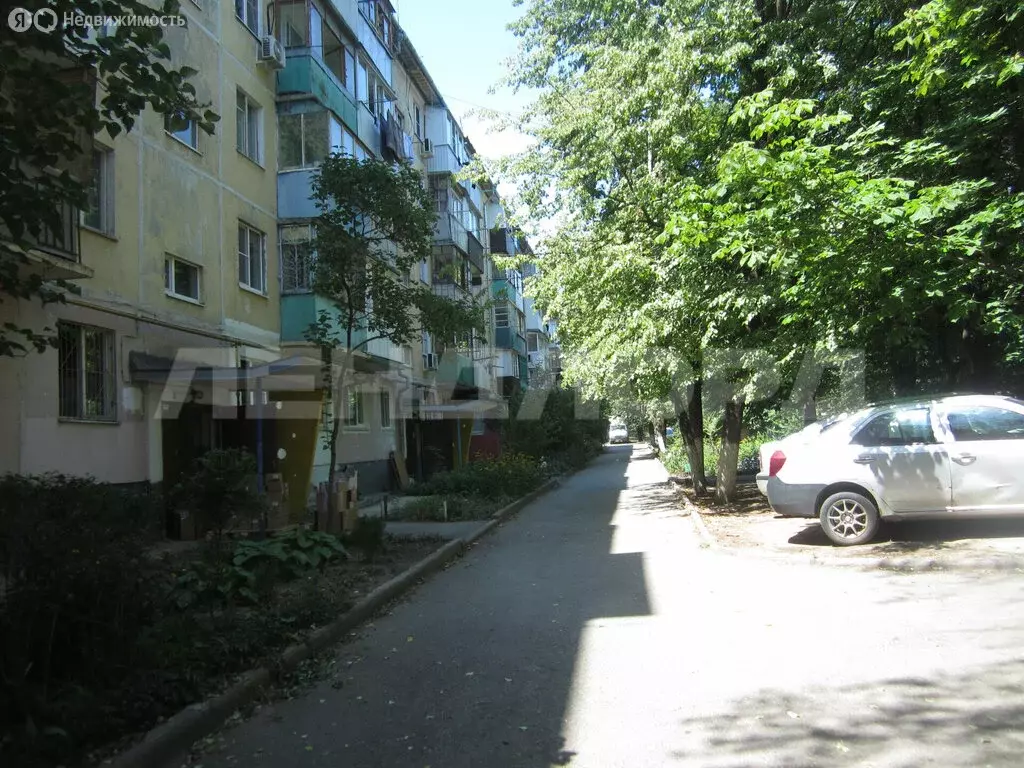 3-комнатная квартира: Ростов-на-Дону, улица Тружеников, 8 (49 м) - Фото 1