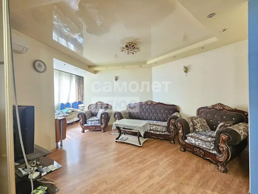 4-к кв. Волгоградская область, Волгоград ул. Кирова, 86А (72.6 м) - Фото 1