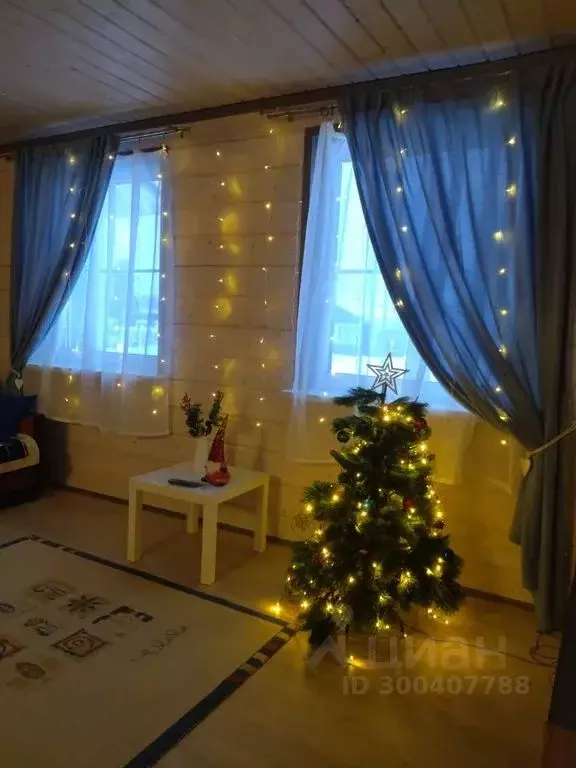 Дом в Карелия, Лахденпохский муниципальный округ, пос. Сорола ул. ... - Фото 1