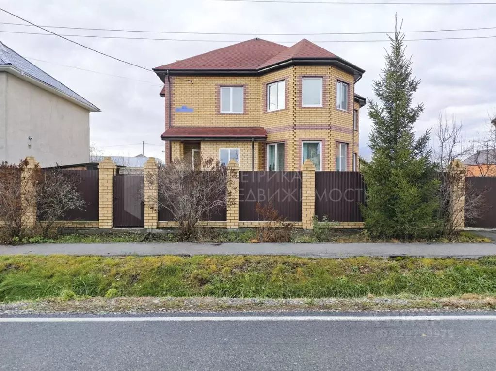 Коттедж в Тюменская область, Тюмень ул. Армизонская, 30 (204 м) - Фото 1