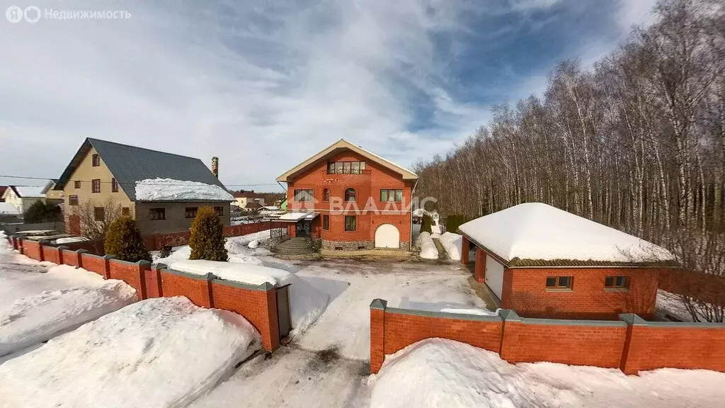 Дом в деревня Вяткино, Садовая улица, 49 (500 м) - Фото 1