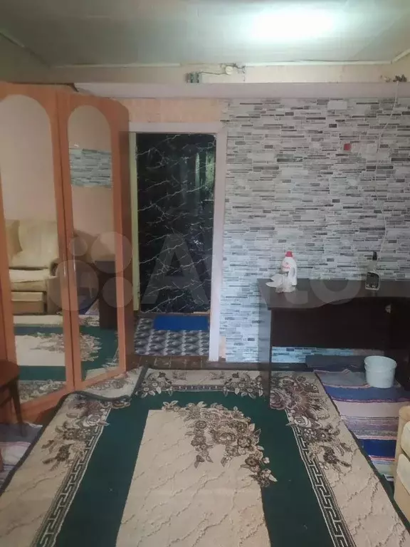 Комната 20 м в 6-к., 2/2 эт. - Фото 1