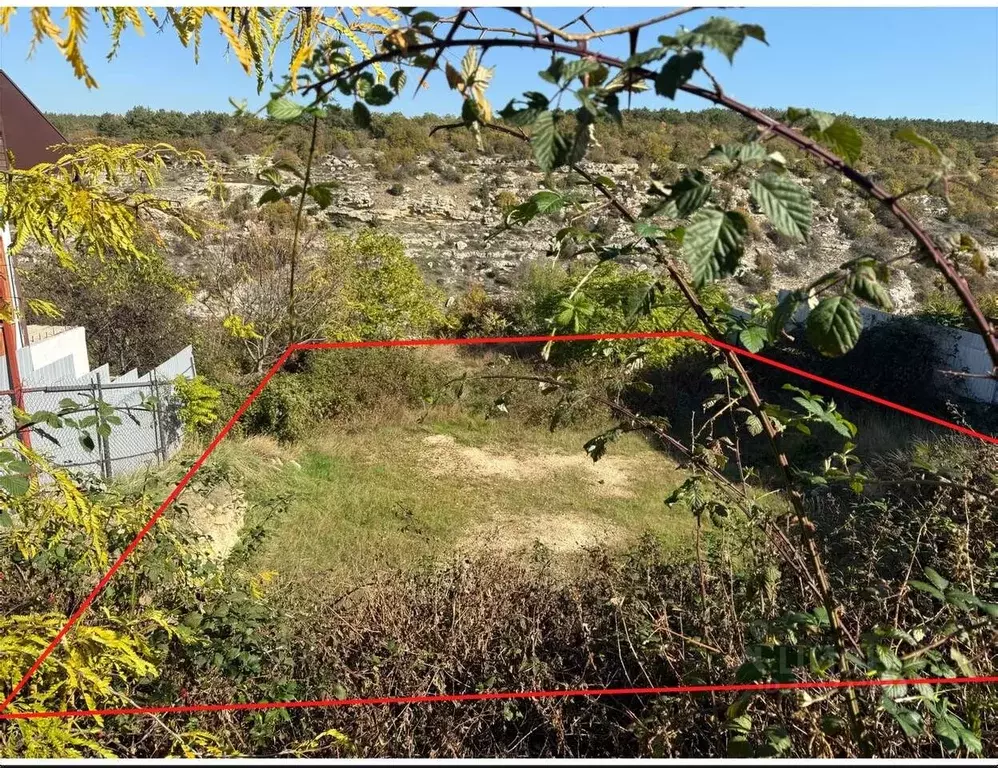 Участок в Севастополь Подводник ПКИЗ, ул. Медовая, 17 (5.6 сот.) - Фото 1