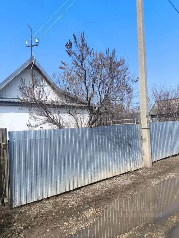 Дом в Саратовская область, Балаково Приканальное СТ, ул. Зеленая (22 ... - Фото 1