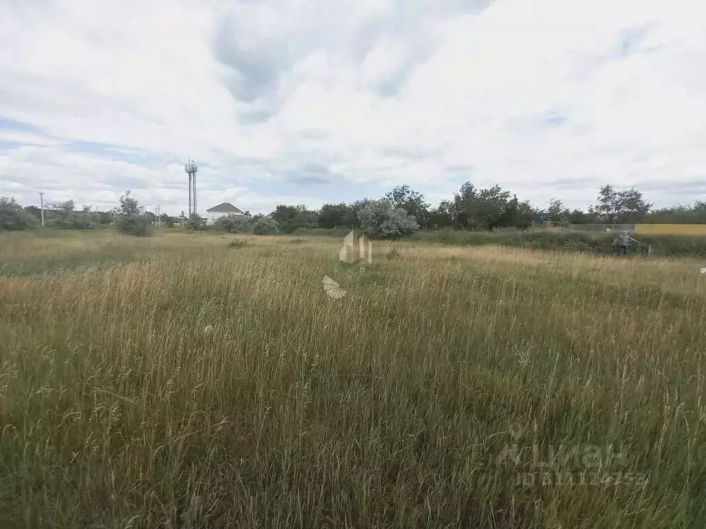 Участок в Саратовская область, Энгельсский район, Красноярское ... - Фото 0
