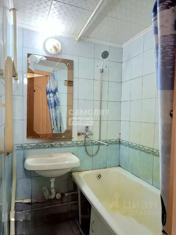 3-к кв. Удмуртия, Ижевск Молодежная ул., 77 (53.0 м) - Фото 0