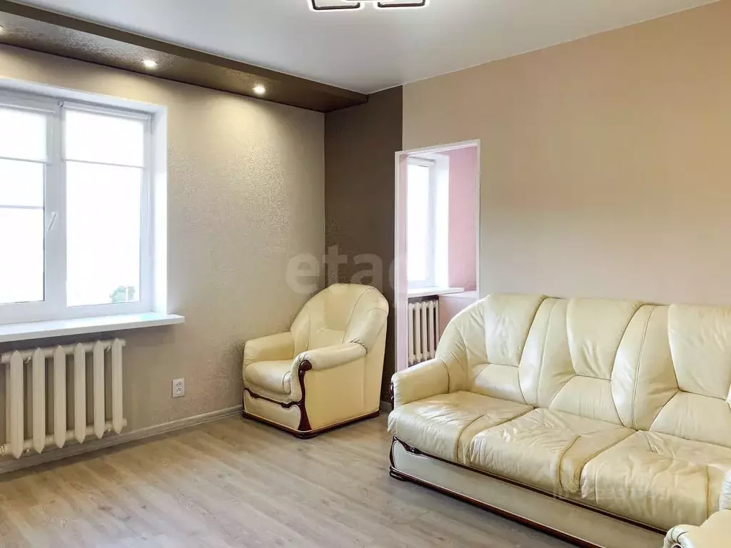 3-к кв. Ленинградская область, Кириши ул. Нефтехимиков, 45 (104.2 м) - Фото 1