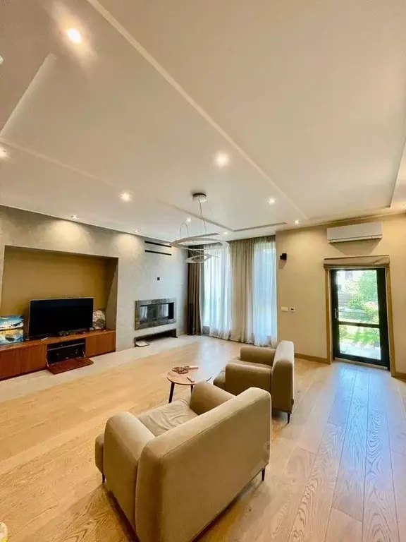 Дом в Московская область, Химки Клязьма-Старбеево мкр, Международный ... - Фото 1