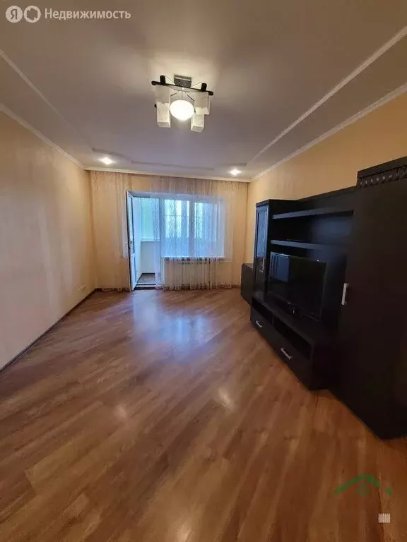 3-комнатная квартира: Астрахань, Минусинская улица, 4к1 (77 м) - Фото 1