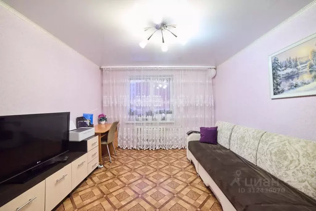 3-к кв. Башкортостан, Стерлитамак ул. Артема, 70 (71.5 м) - Фото 0