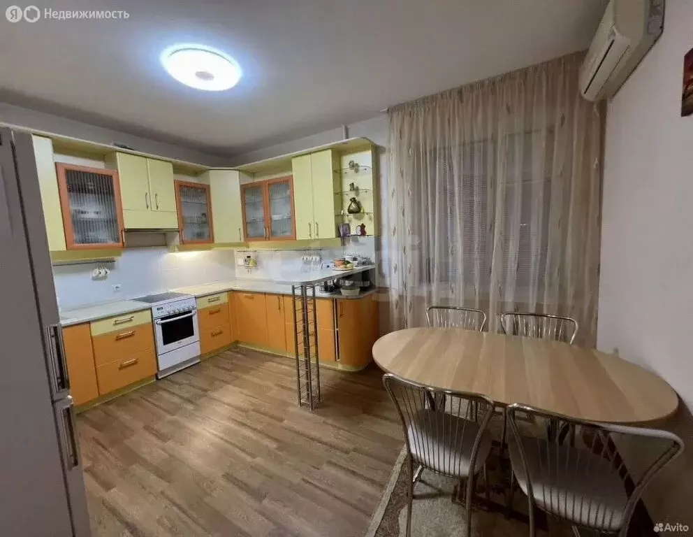 3-комнатная квартира: Казань, Чистопольская улица, 81 (108.8 м) - Фото 1