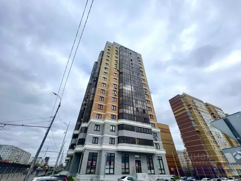 3-к кв. Татарстан, Казань ул. Чингиза Айтматова, 1 (75.3 м) - Фото 0