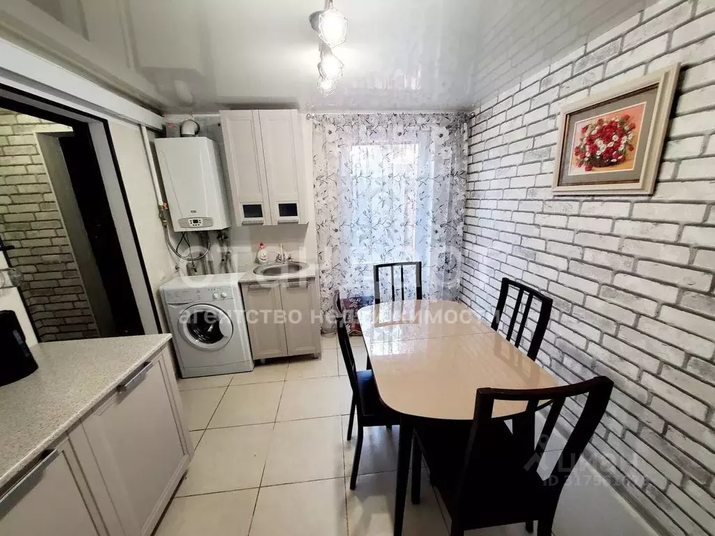 Дом в Ставропольский край, Ессентуки Октябрьская ул. (60 м) - Фото 1
