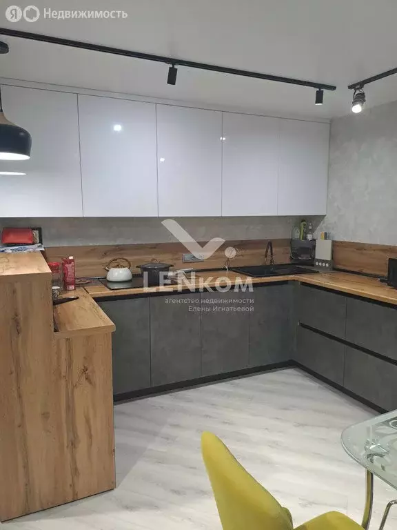 3-комнатная квартира: Ижевск, улица 10 лет Октября, 60Бк1 (67.5 м) - Фото 1