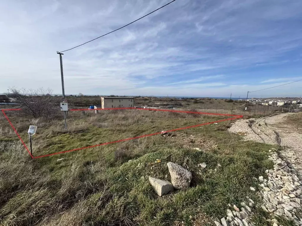 Участок в Севастополь пос. Любимовка, ул. Софьи Перовской, 338 (7.0 ... - Фото 1