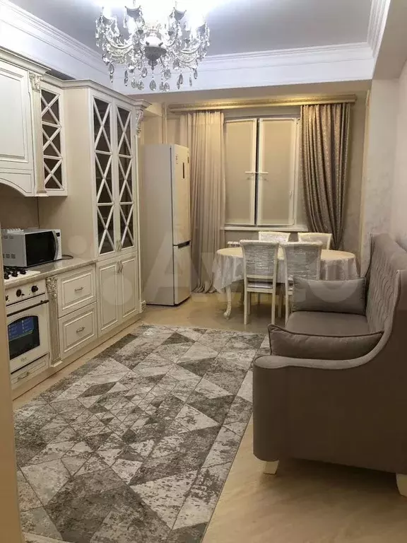 2-к. квартира, 90 м, 7/10 эт. - Фото 0