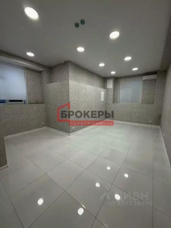 Помещение свободного назначения в Севастополь ул. Тульская, 16 (33 м) - Фото 2