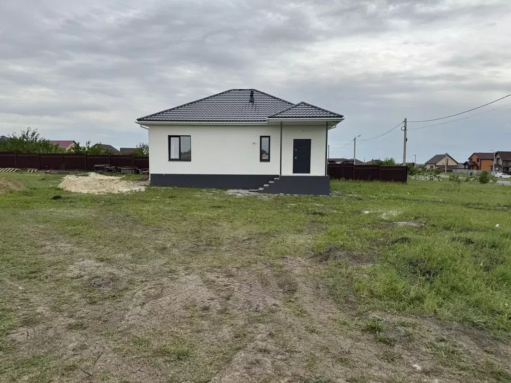 Дом в Белгородская область, Белгородский район, с. Стрелецкое ул. ... - Фото 1
