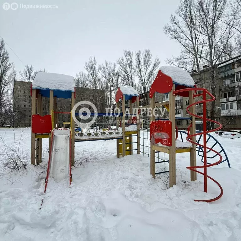 3-комнатная квартира: Саратов, улица имени С.Ф. Тархова, 17А (57.1 м) - Фото 1