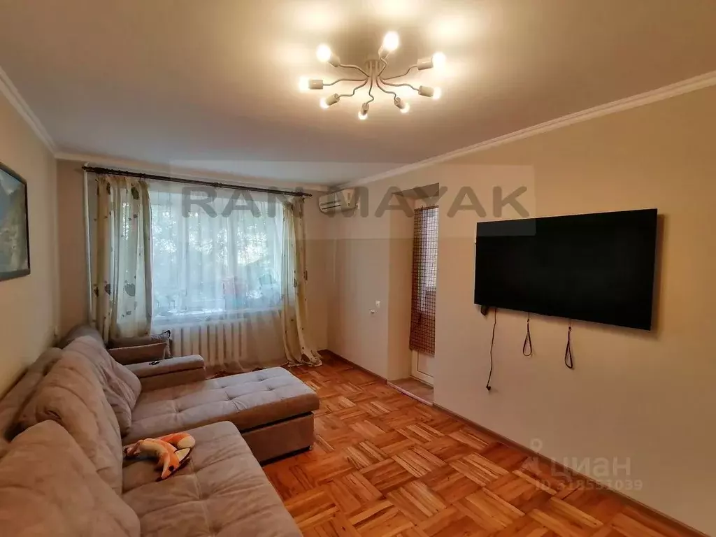 2-к кв. Адыгея, Майкоп ул. Димитрова, 13 (43.6 м) - Фото 0