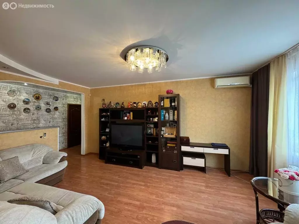 3-комнатная квартира: Воронеж, улица Перевёрткина, 31 (68 м) - Фото 2