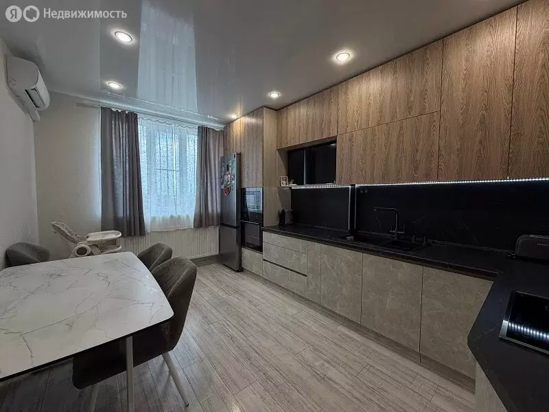 3-комнатная квартира: Самара, улица Петра Алабина, 2 (91.6 м) - Фото 1