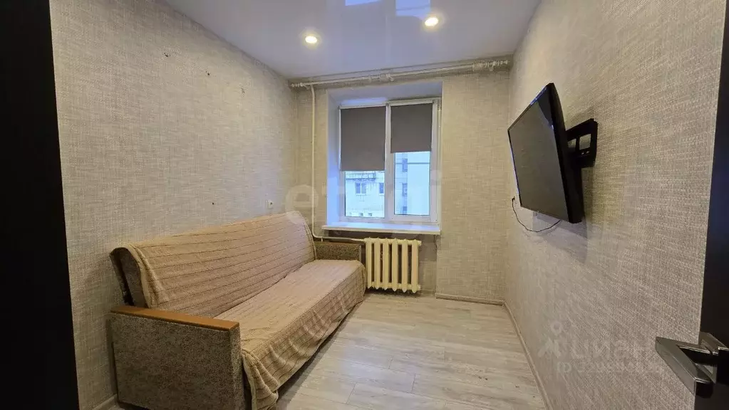 2-к кв. Ленинградская область, Кириши Волховская наб., 4 (41.7 м) - Фото 1