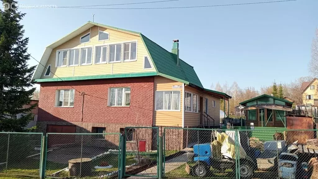 Дом в Осинники, Рябиновая улица (230 м) - Фото 1