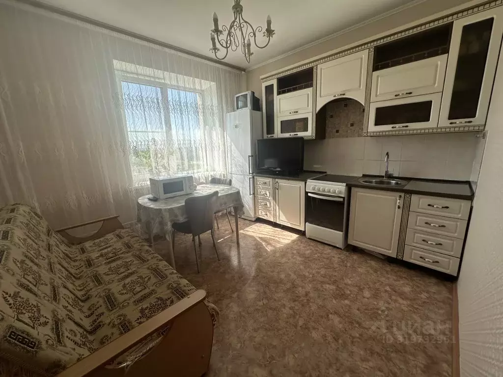 1-к кв. Челябинская область, Челябинск Салютная ул., 10 (45.4 м) - Фото 0