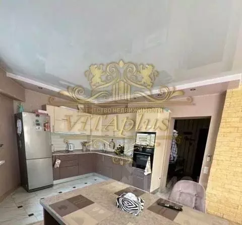3-к кв. Приморский край, Артем ул. Фрунзе, 8/1 (68.0 м) - Фото 0