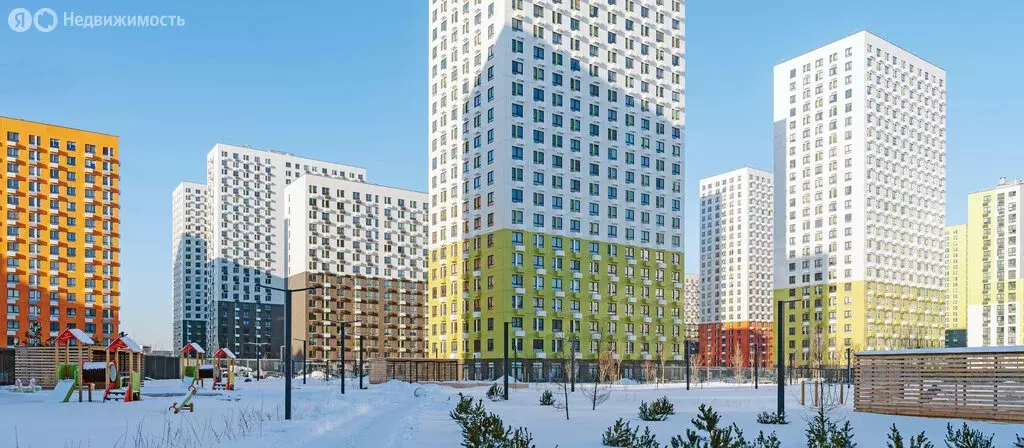 3-комнатная квартира: посёлок городского типа Дрожжино, Новое шоссе, ... - Фото 1