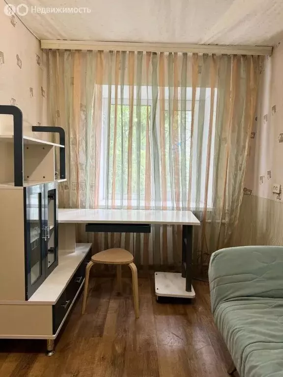 3-комнатная квартира: посёлок Бобровский, улица Чернавских, 1 (58 м) - Фото 1