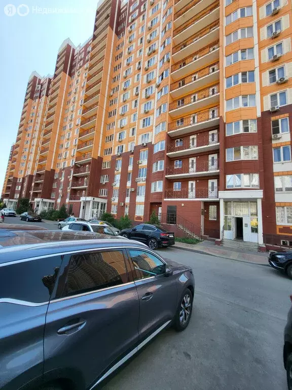 3-комнатная квартира: Ростов-на-Дону, улица Ткачёва, 22 (75 м) - Фото 0